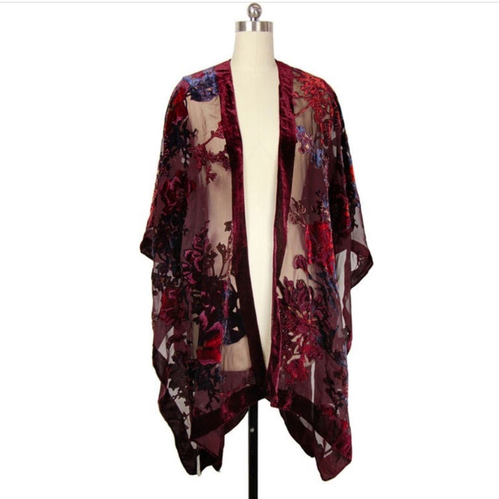 Saachi velvet kimono